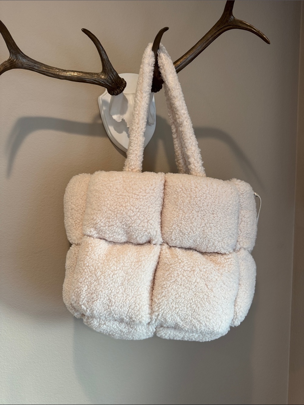Carbon 38 Cozy Cream Sherpa Quilted Tote Bag